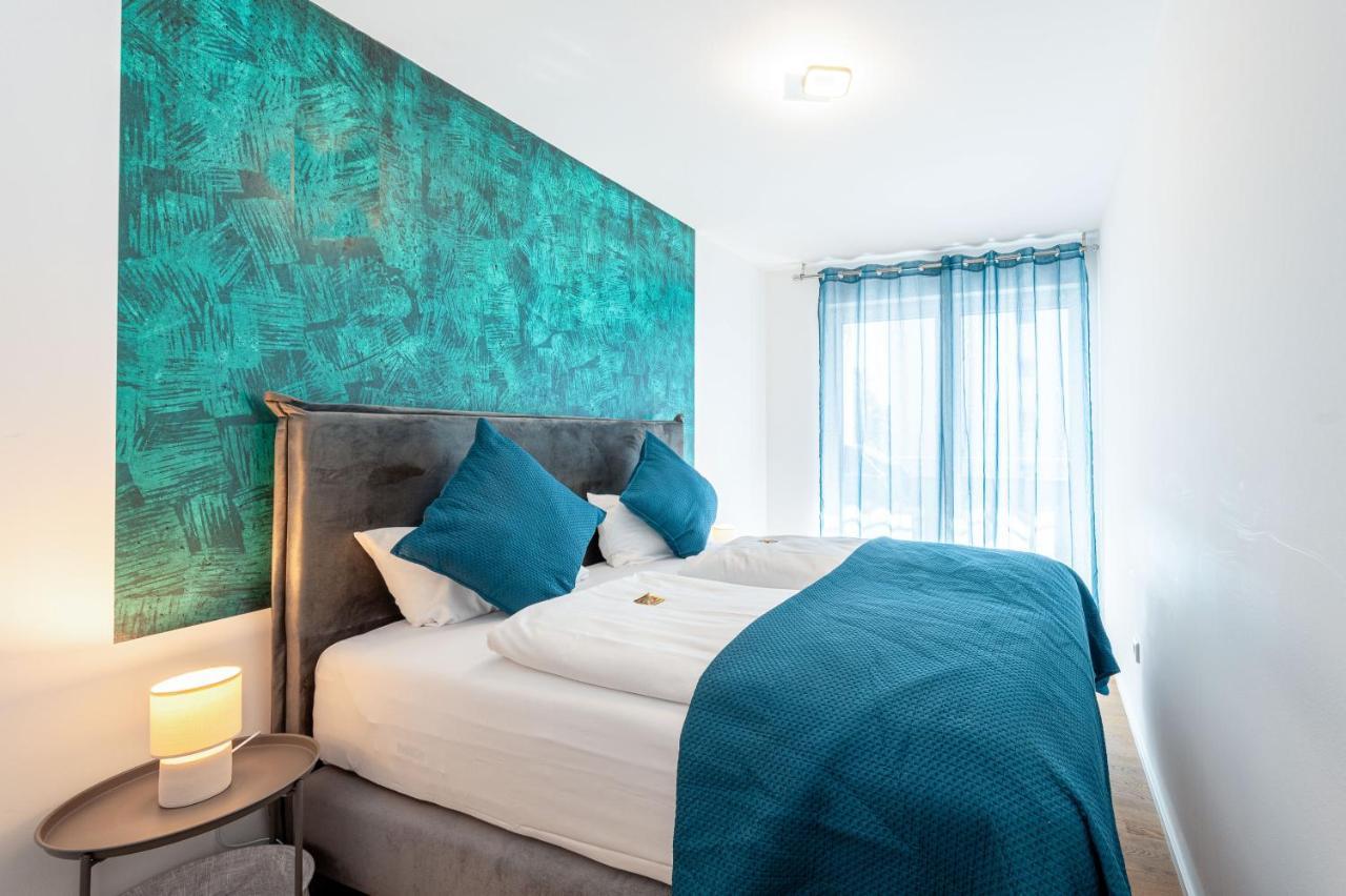 Lit Living: Luxus - Box Spring - Parking - Terrace Apartment Ludwigshafen am Rhein Room photo