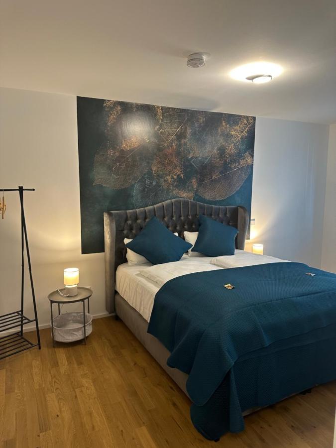 Lit Living: Luxus - Box Spring - Parking - Terrace Apartment Ludwigshafen am Rhein Room photo